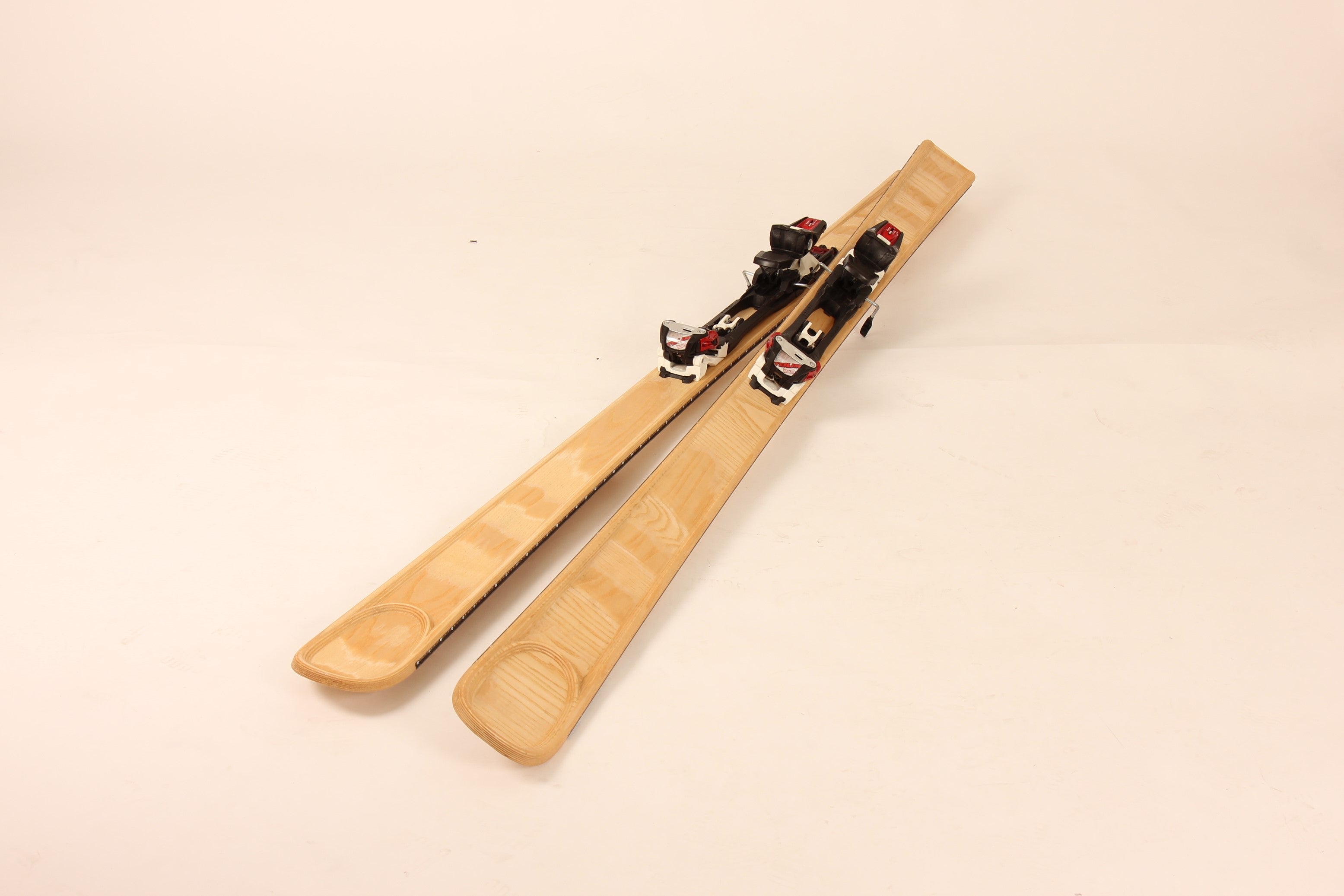 sustainable skis / Holzski